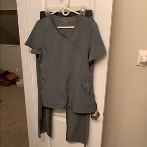 Scrub set